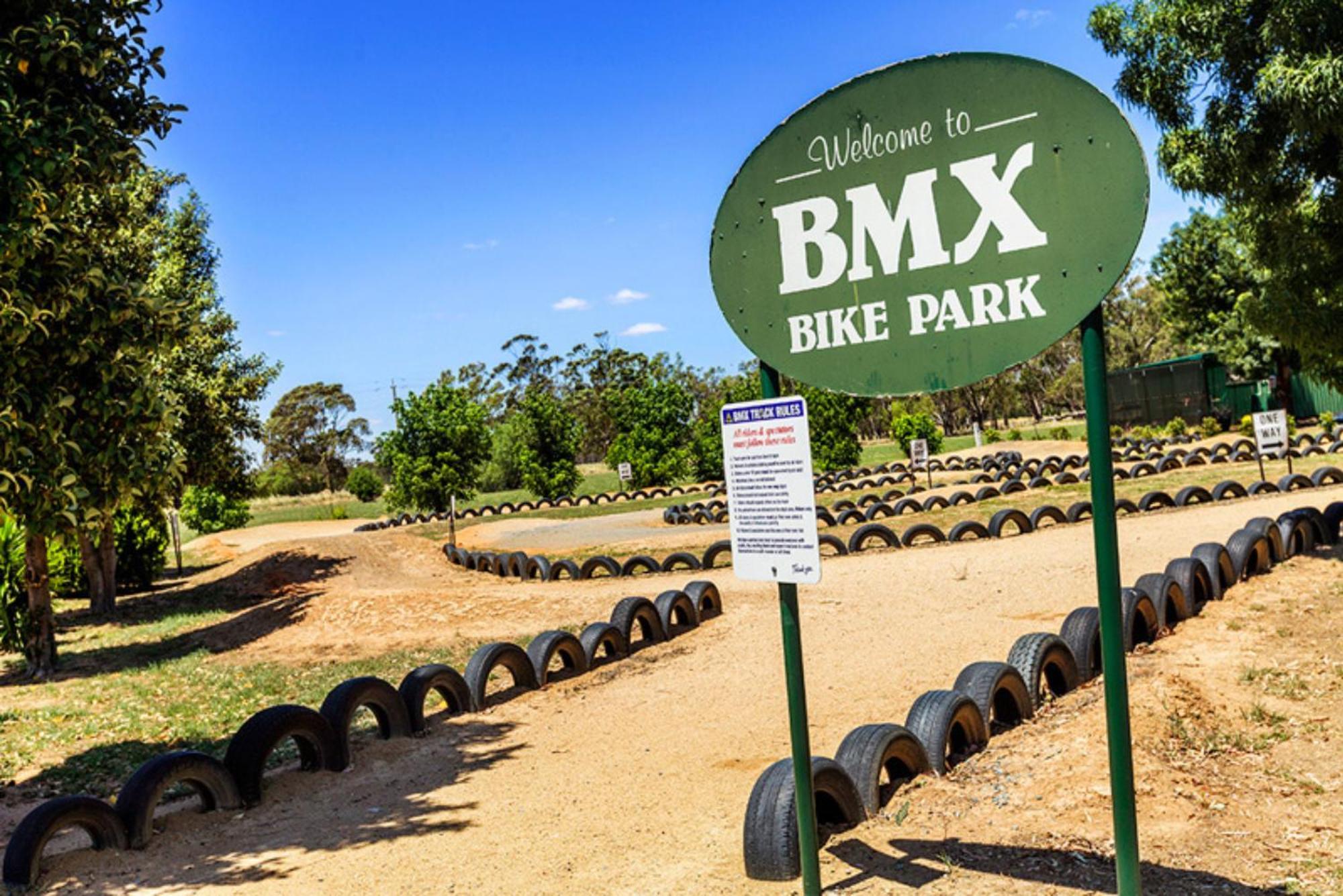 Lakeside Country Club Numurkah Dış mekan fotoğraf